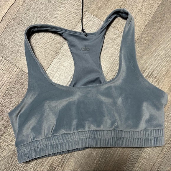 ALO Velour glimmer scoop neck bra - Picture 5 of 9